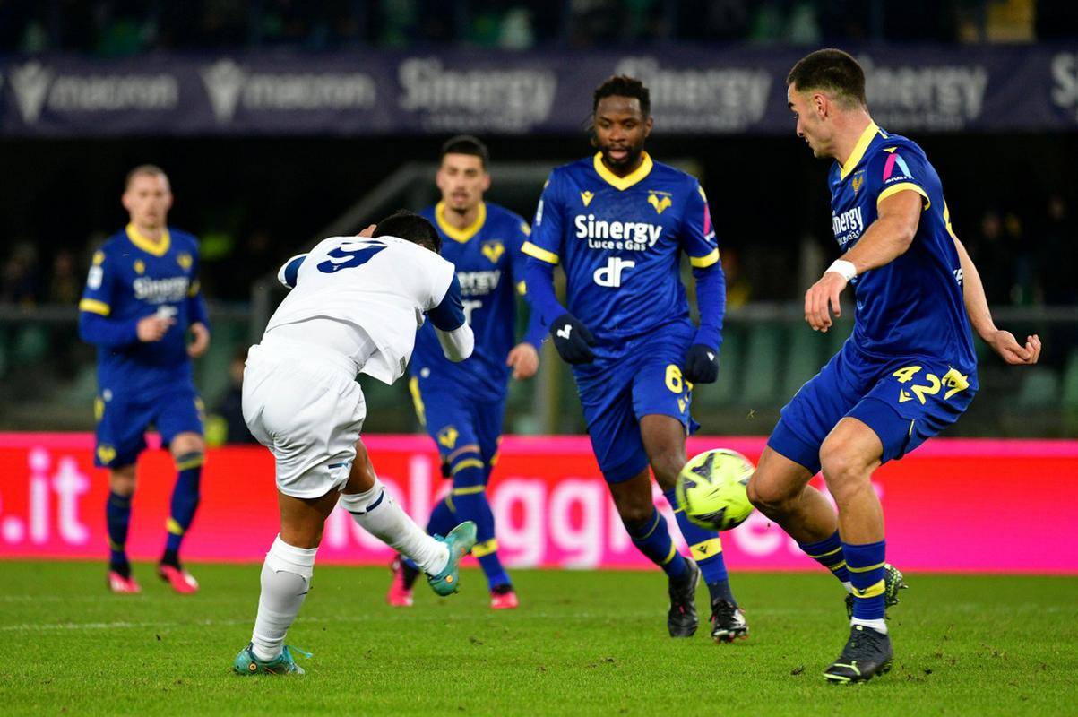 开云-关于羽毛球大师赛焦点战：雪域迅豹队翻盘祁连巨龙队，外线火力全开。团队防守值得称道的信息