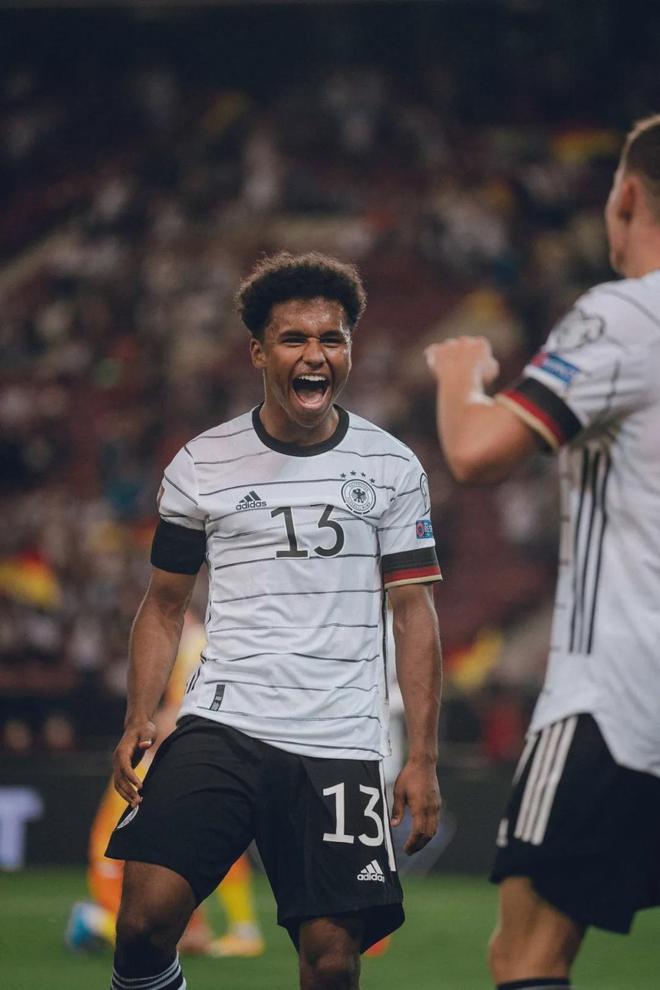 开云娱乐-赛后突围战来临，菲尼克斯太阳围绕德甲远射贴柱，目标明确，轮换策略成焦点(德甲82米远射)